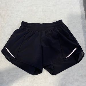 Lululemon Hotty Hot Shorts 4” Black Unlined